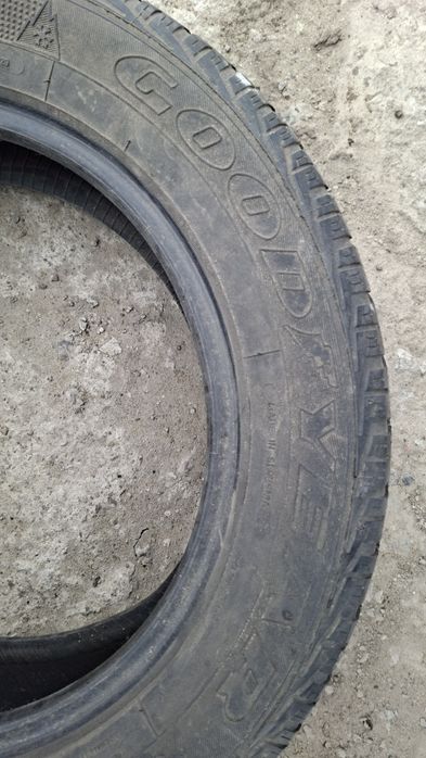 Продам резину бу 2 балона