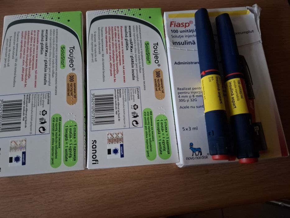 Doua stilouri cu insulina rapida Aspart si 8  insulina Tupjeo