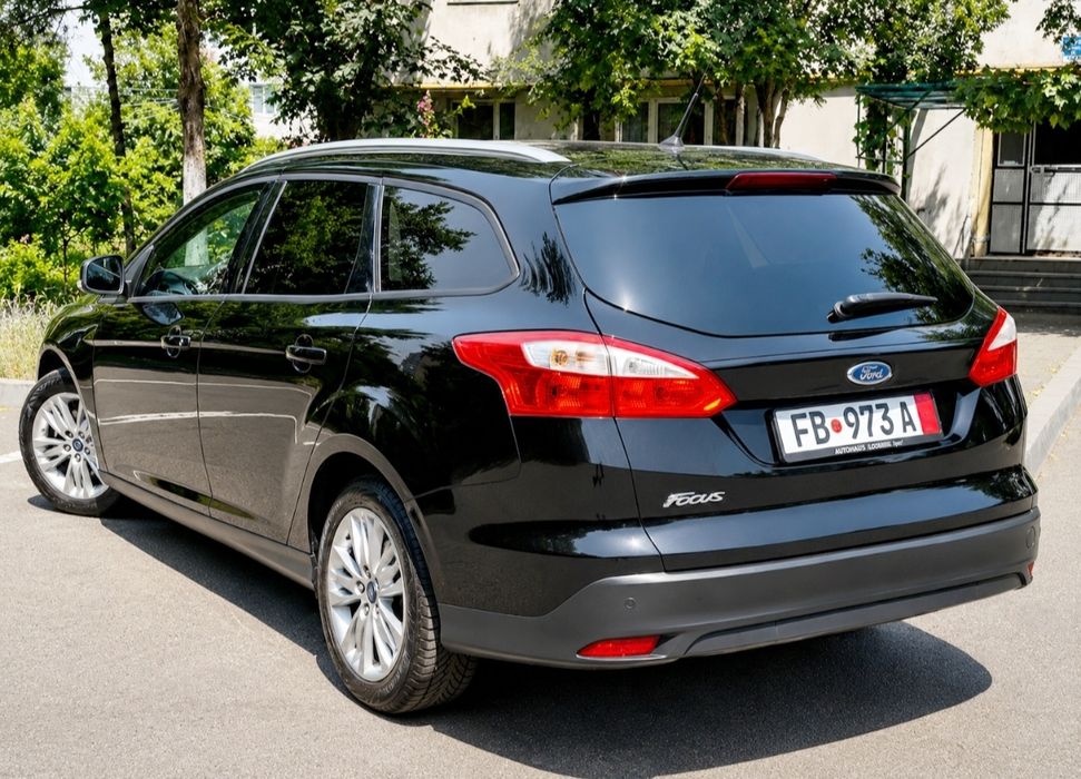 Ford Focus 1.6 benzină clasic MPI, Navi Android