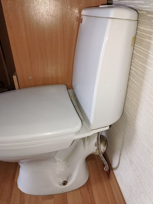 Продам унитаз срочно