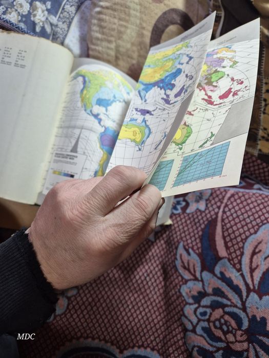 Vând cartea Geografia fizica