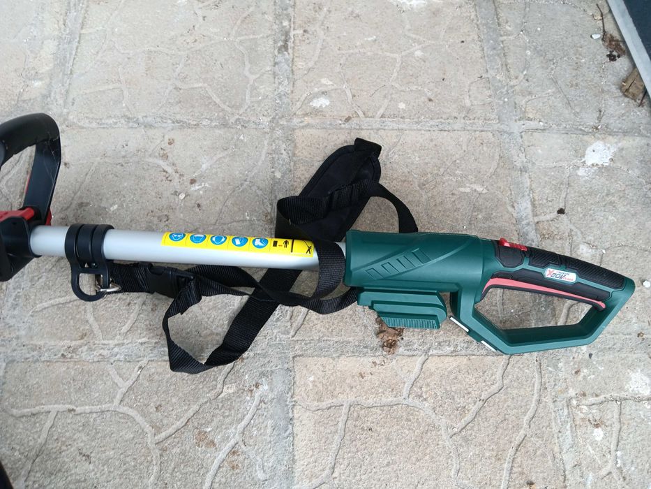 Акумулаторна резачка с удулжител Parkside