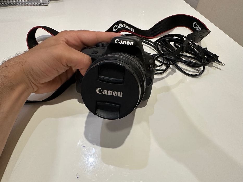 Фотоапарат Canon EOS 100D