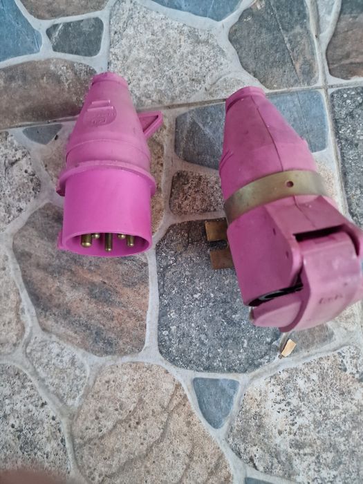 Prize cu fisa 32A/400V, noi.