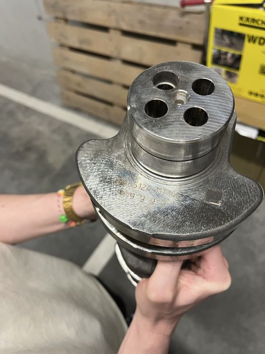 Оригинален колянов вал за OM651