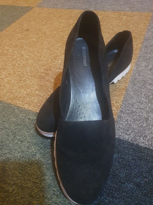 Велурени обувки номер 40