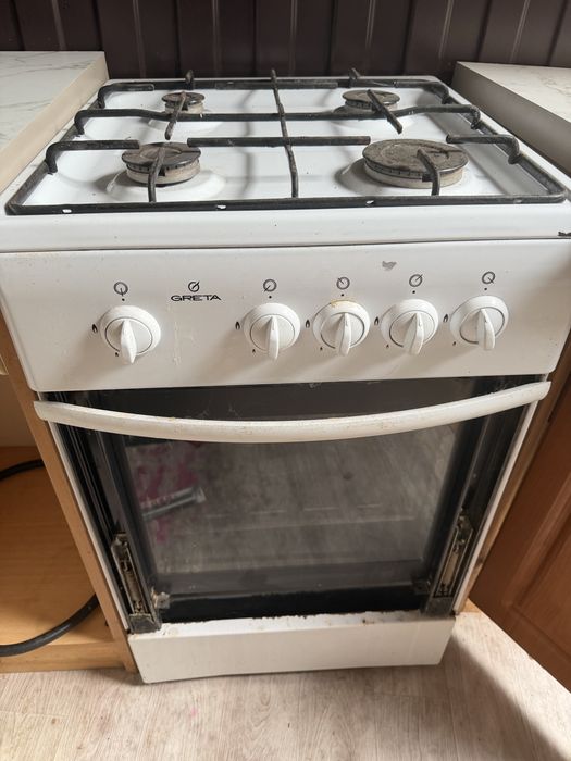 Продам газовую плиту
