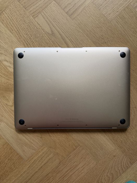 MacBook Retina 12 inch 8 GB ram 250 GB