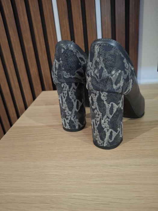 Pantofi , culoarea gri sidef