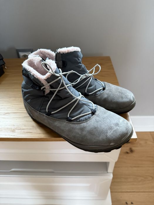 Обувки Camper.