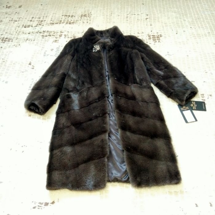 шуба норковая, 200 000