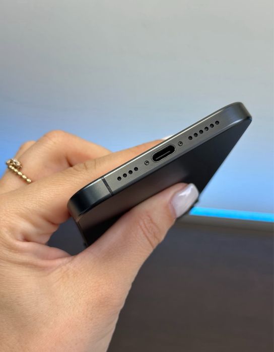 iPhone 15 PRO MaX • 256 GB • 96 % Bateria
