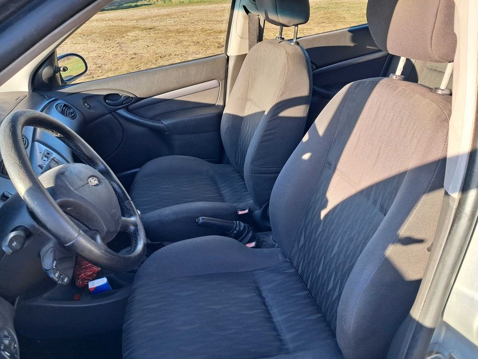 Ford Focus 1.6i 101к.с. 2004 комби