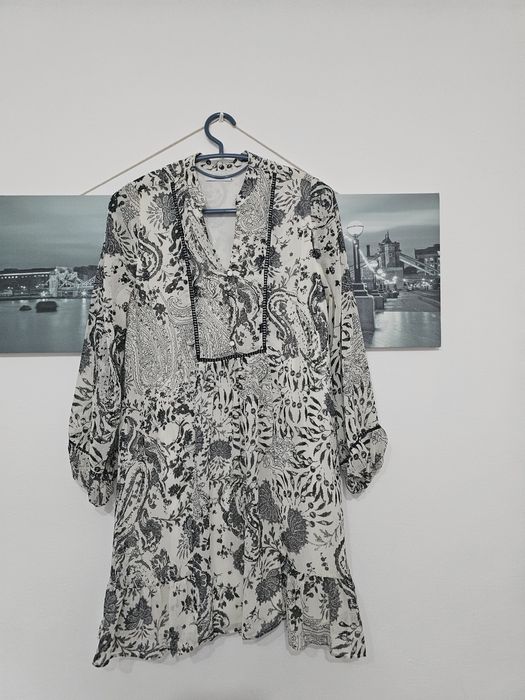 Rochie scurta cu imprimeu Reserved marime M purtata o data