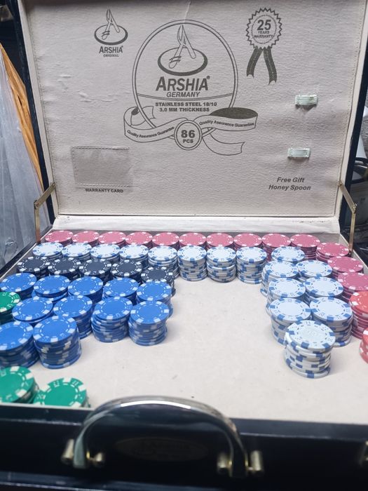 Продам фишки для настольных игры покер ,