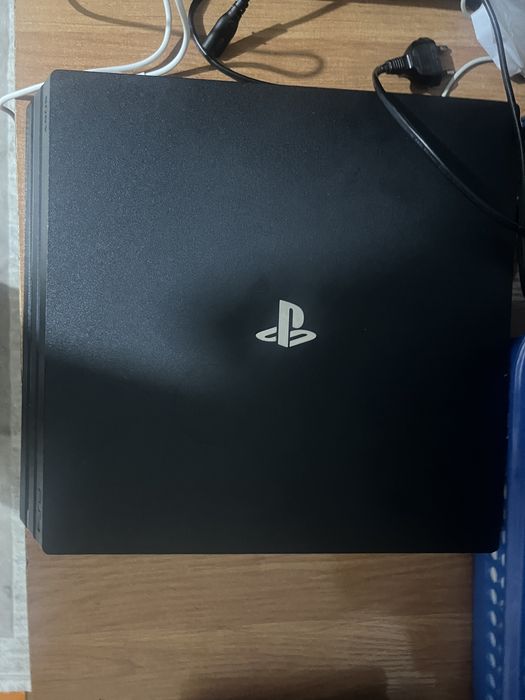 PS4 Pro 1TB сатылады!