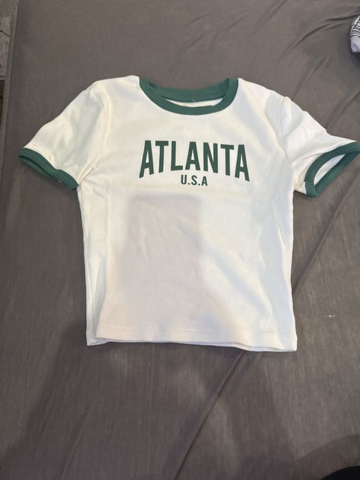 Чисто нова тениска, никога не е носена