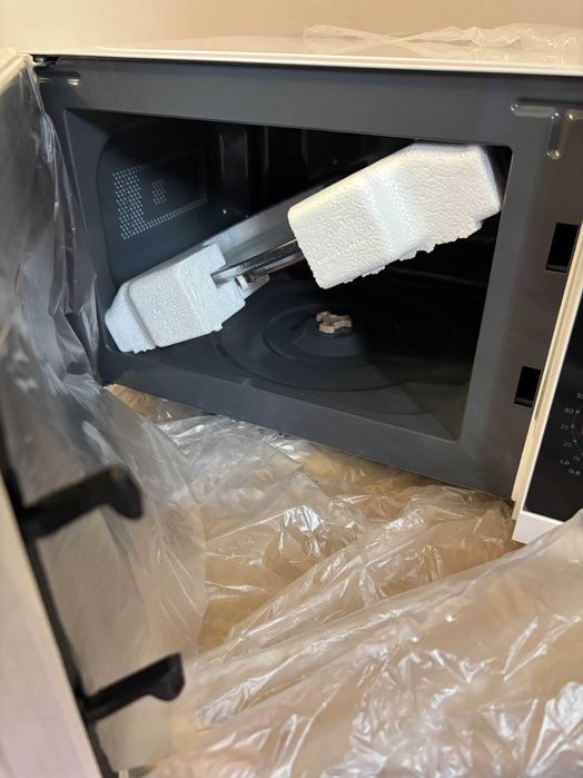 Vand Cuptor cu microunde SHARP RCS200TW NOU - NEUTILIZAT