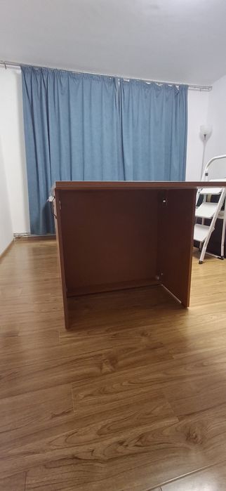Masă de sufragerie in stare foarte bună de funcționare .
