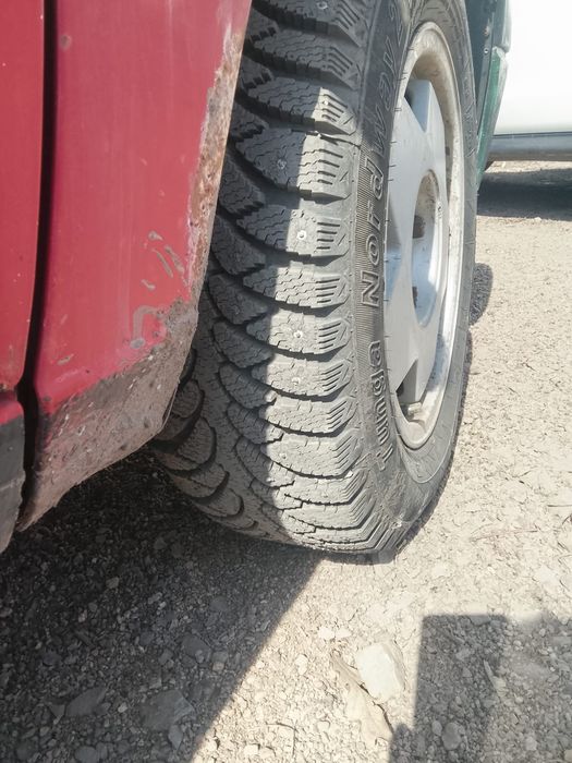 Продам зимние шины