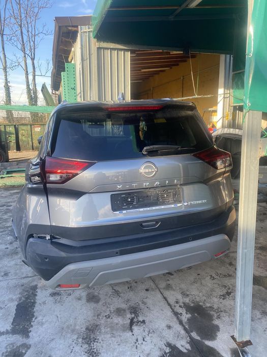Nisan X-trail 1.5benzin hibrib На части!!!