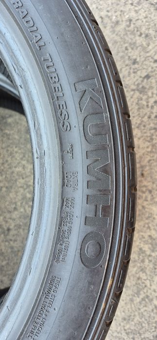 4 anvelope vara Kumho,fata 225/45/18,spate 255/40/18.Pretul este pe bucata.