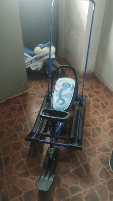 Продам санки детские