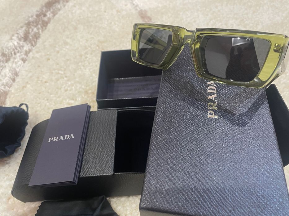 Мъжки слънчево очила Prada