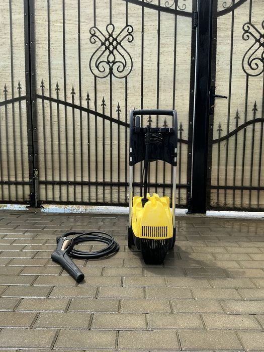 Aparat cu presiune karcher 330