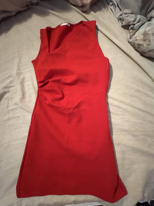Червена рокля ZARA
