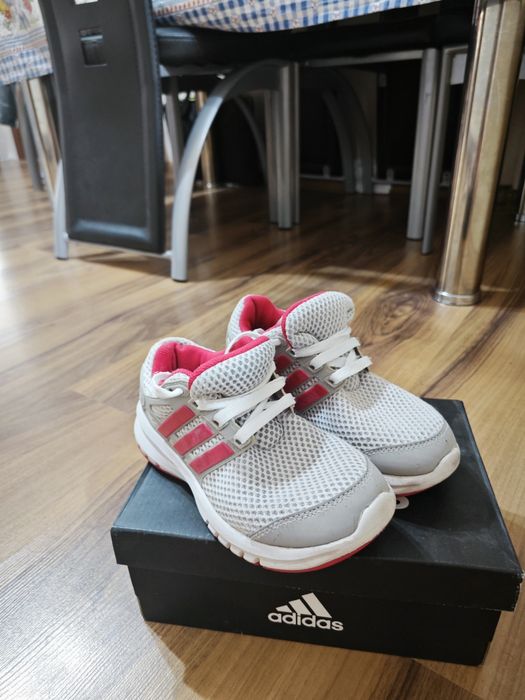 Маратонки Адидас. Номер 31 и 1/2