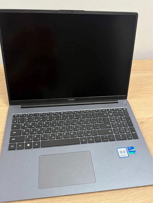 Huawei MateBook D16 / D15