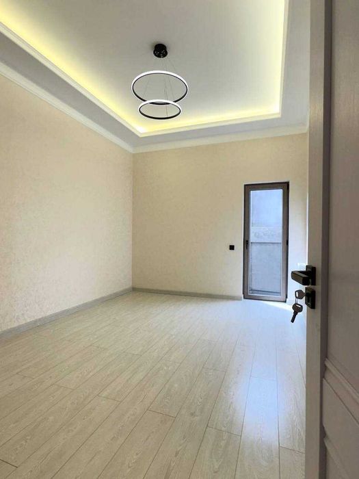 Уч кахрамон постидан 7 км Хожи ота  2 сотих 4 хона + холл Евроремонт