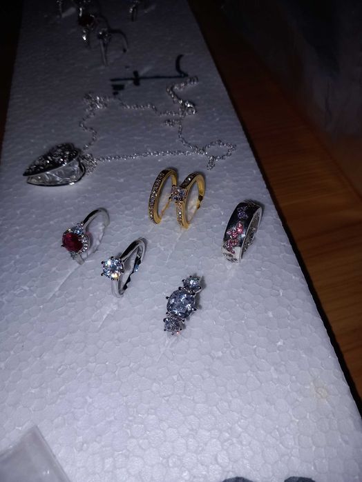 Всичко по 5 лева!Пръстени много добро качество.