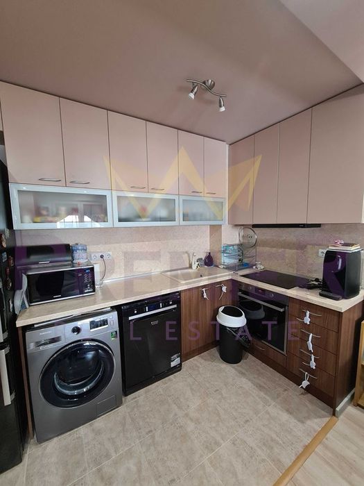 Продава се Тристаен апартамент в Варна, Победа - 82 кв.м за 2275 €/кв.м - Снимка #1