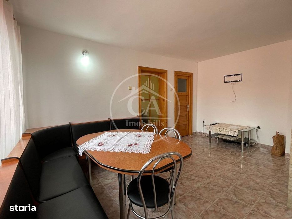Casa de vânzare cu 8 camere de tip P+E+M in zona Rogerius, Oradea