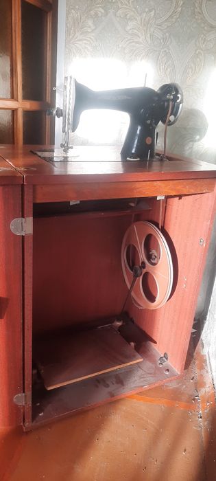 Продам швейную машинку СССР