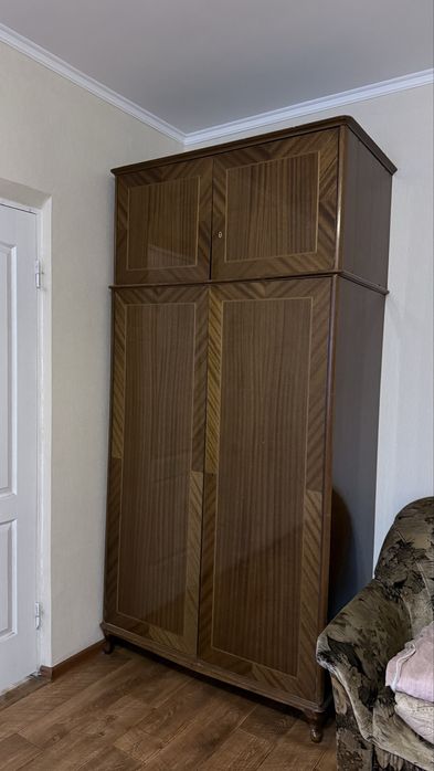 Отдам даром ШКАФ и ДИВАН самовывоз