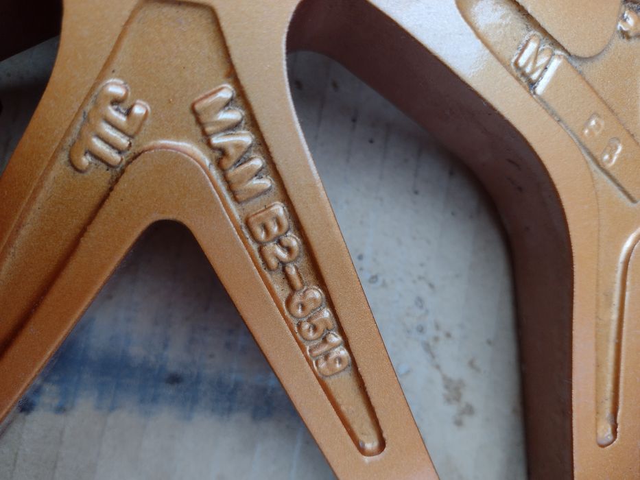 Топ състояние MAM 19-5x112 et30 8.5j BMW G30