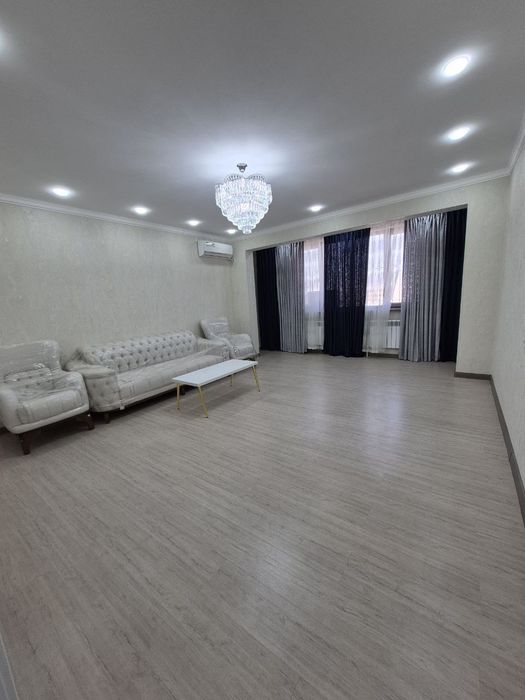 Себзор Гафур Гулом метрода 3 хонали  уй сотилади