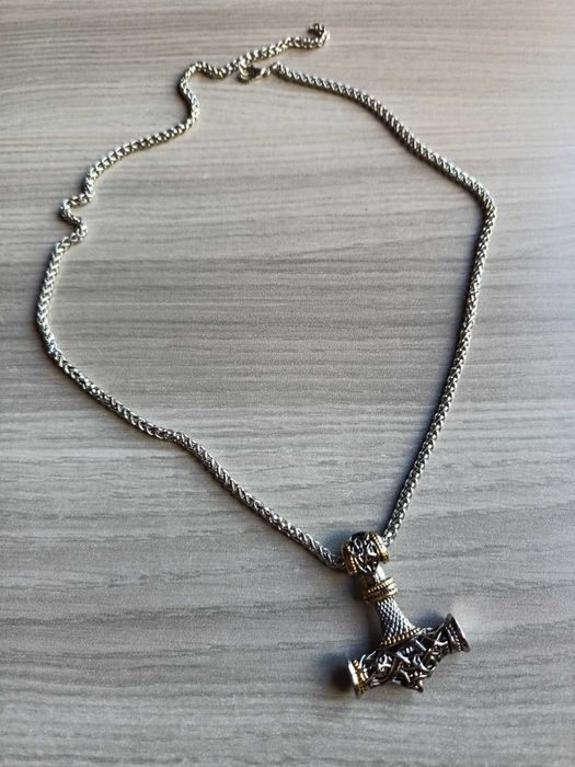 Медальон Чукът на Тор енергиен амулет и талисман