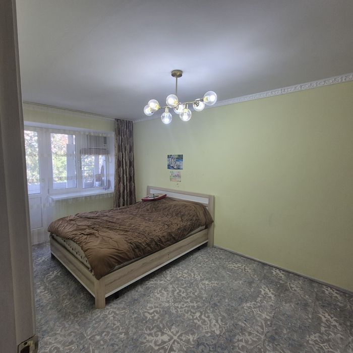 Продаю 4-комнатную квартиру