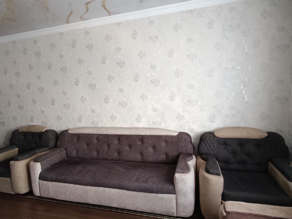 Срочно продаю диван и 2 кресла