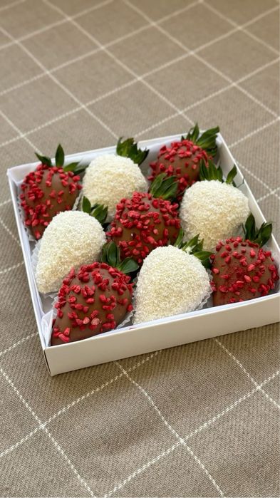 Клубника в шоколаде Конаев