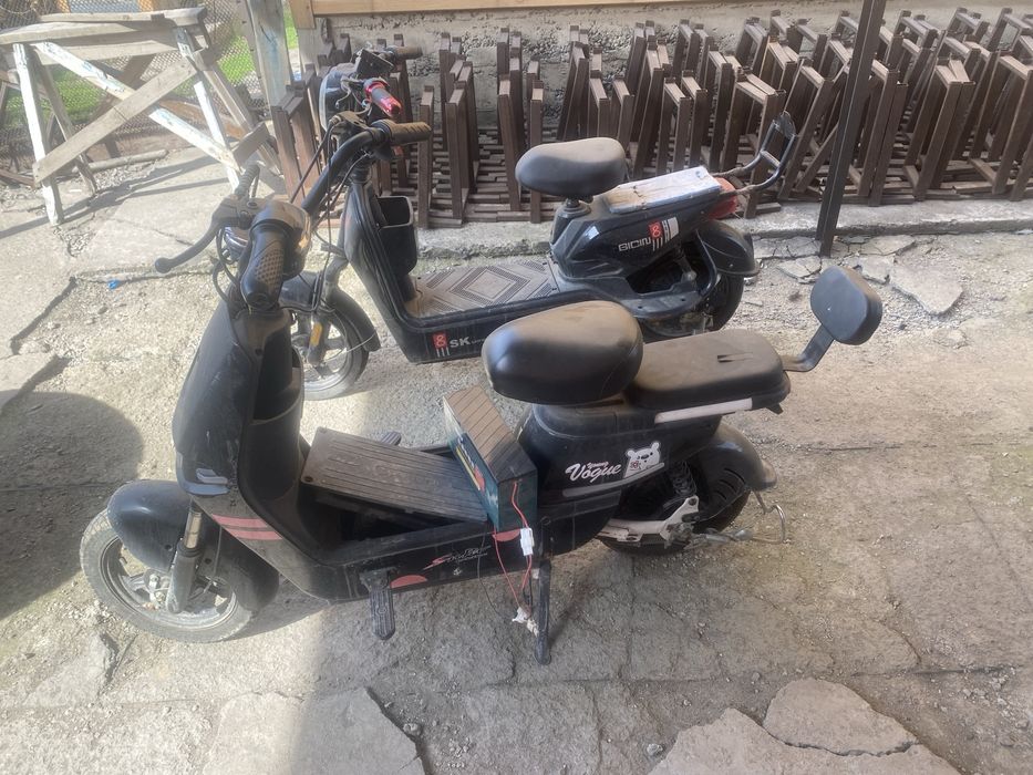 Два электромопеда, электроскутера