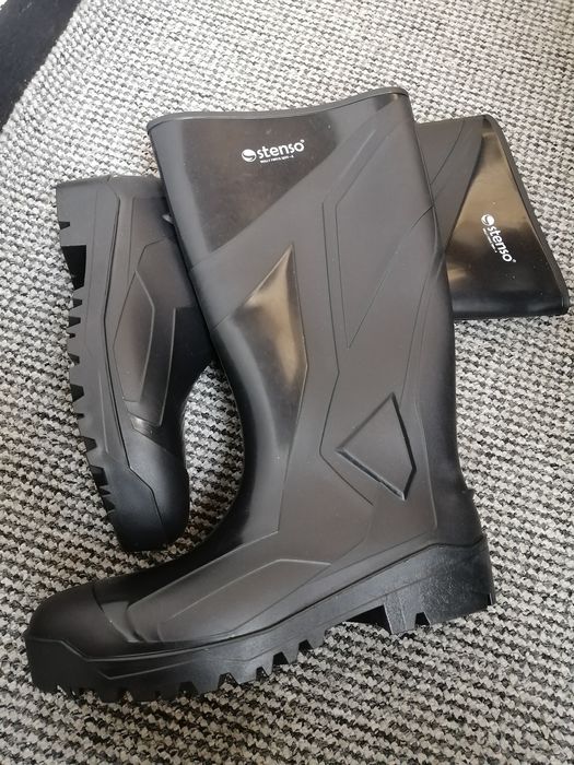 Продавам  ботуши