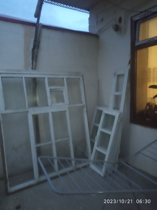 Дераза ва эшик лар сотилади ойна ва қулфи бор