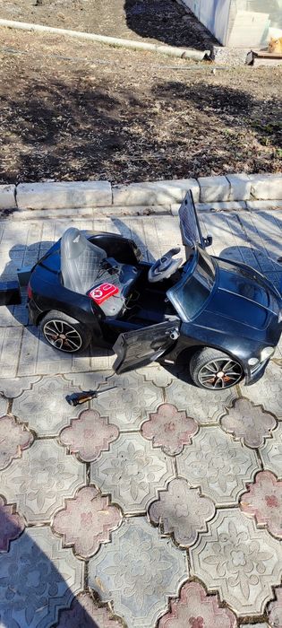 Детский электромобиль