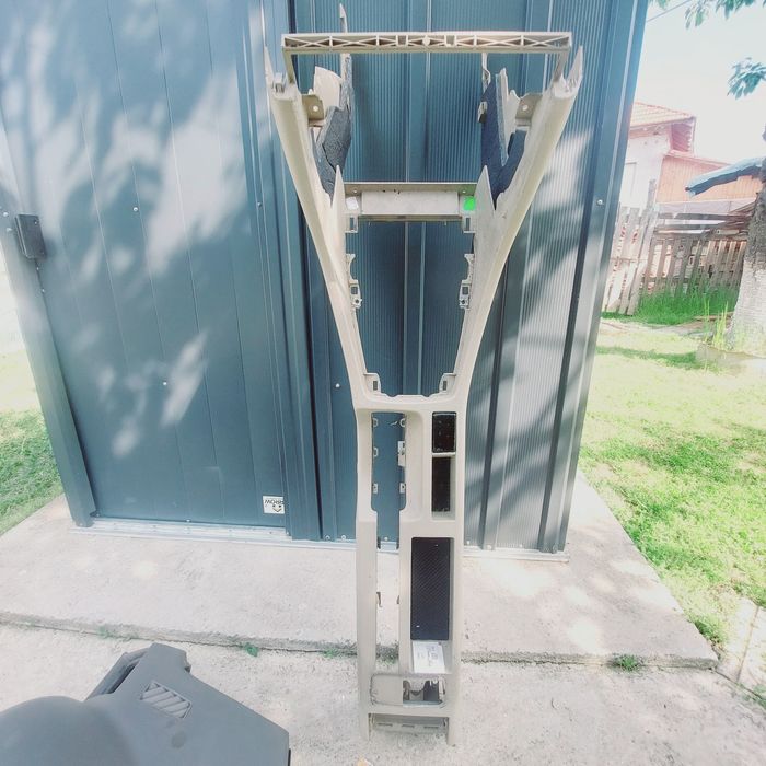 Части за ауди а4 б6  има и врати оборудвани черен металик