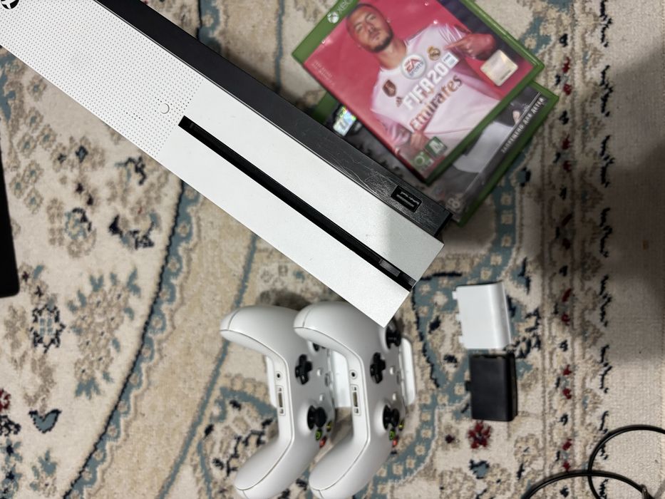 Продам Xbox все работает